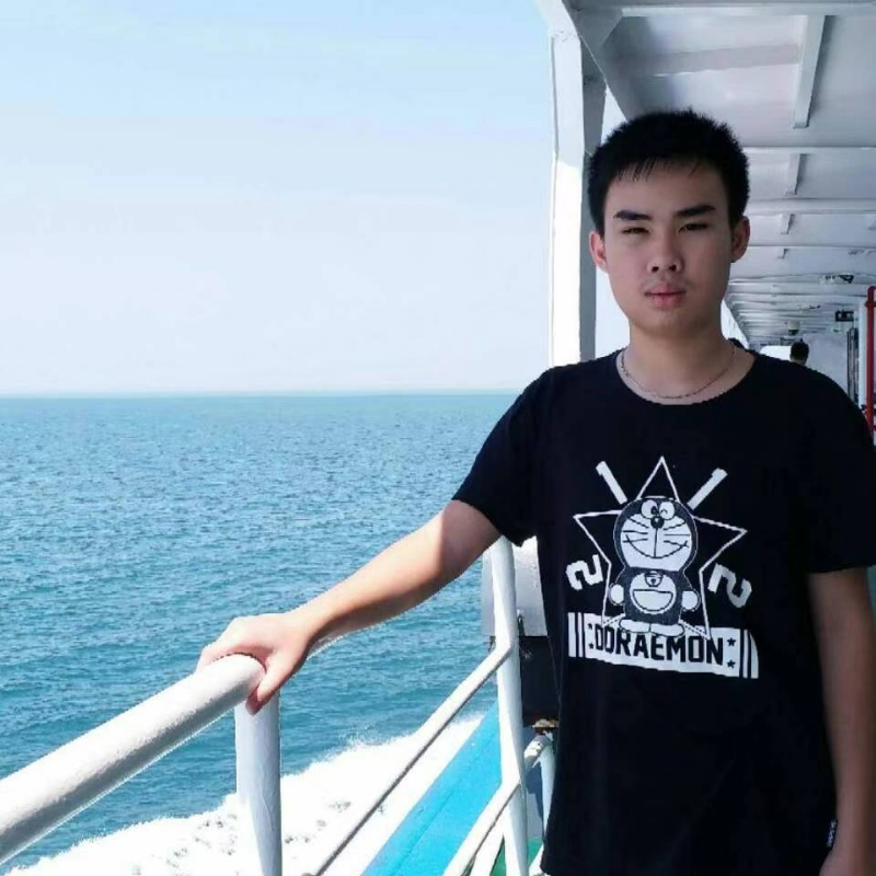 小绅士的第三张照片--隆林认干亲服务网